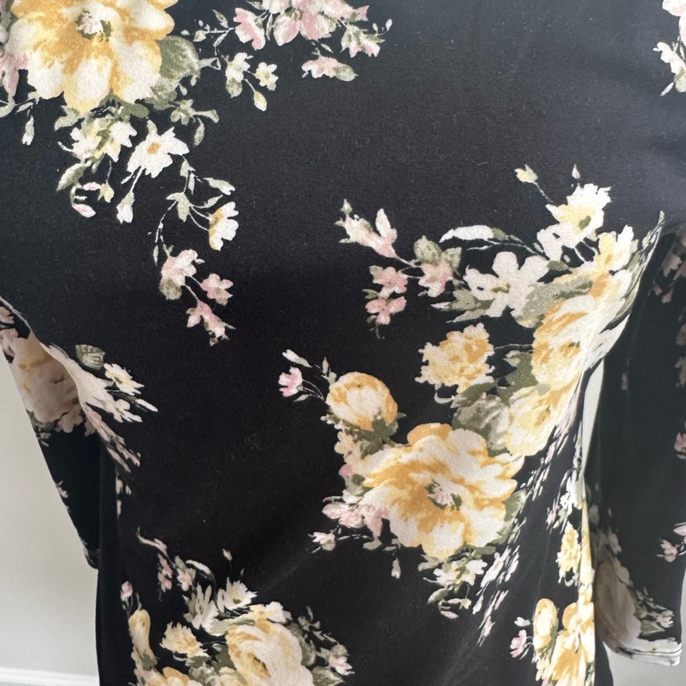 Absolute Angel Black & Yellow Floral Fitted 3/4 Sleeve Blouse - Picture 2 of 7